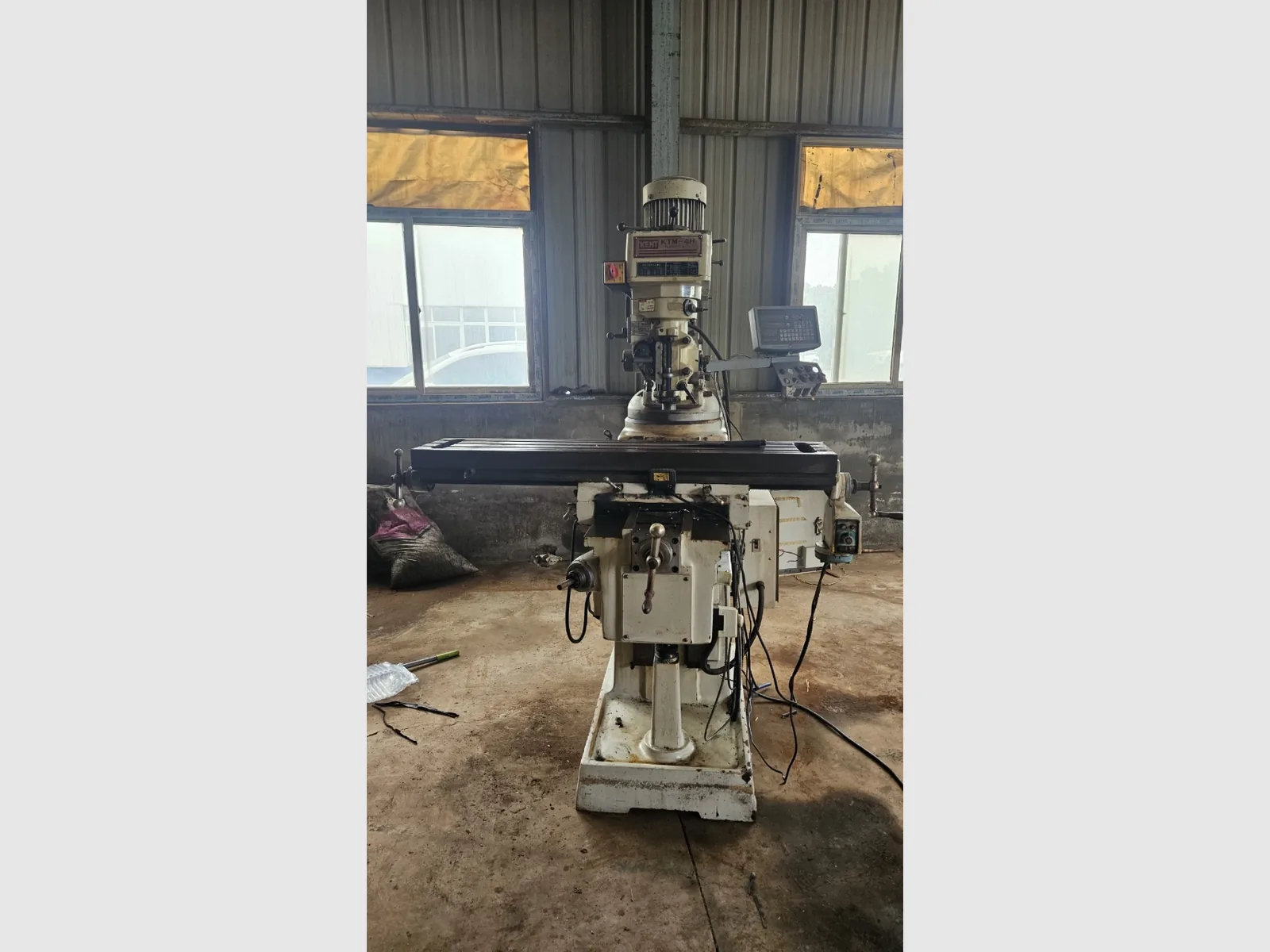 KENT KTM-3 Turret Milling Machine (Used)