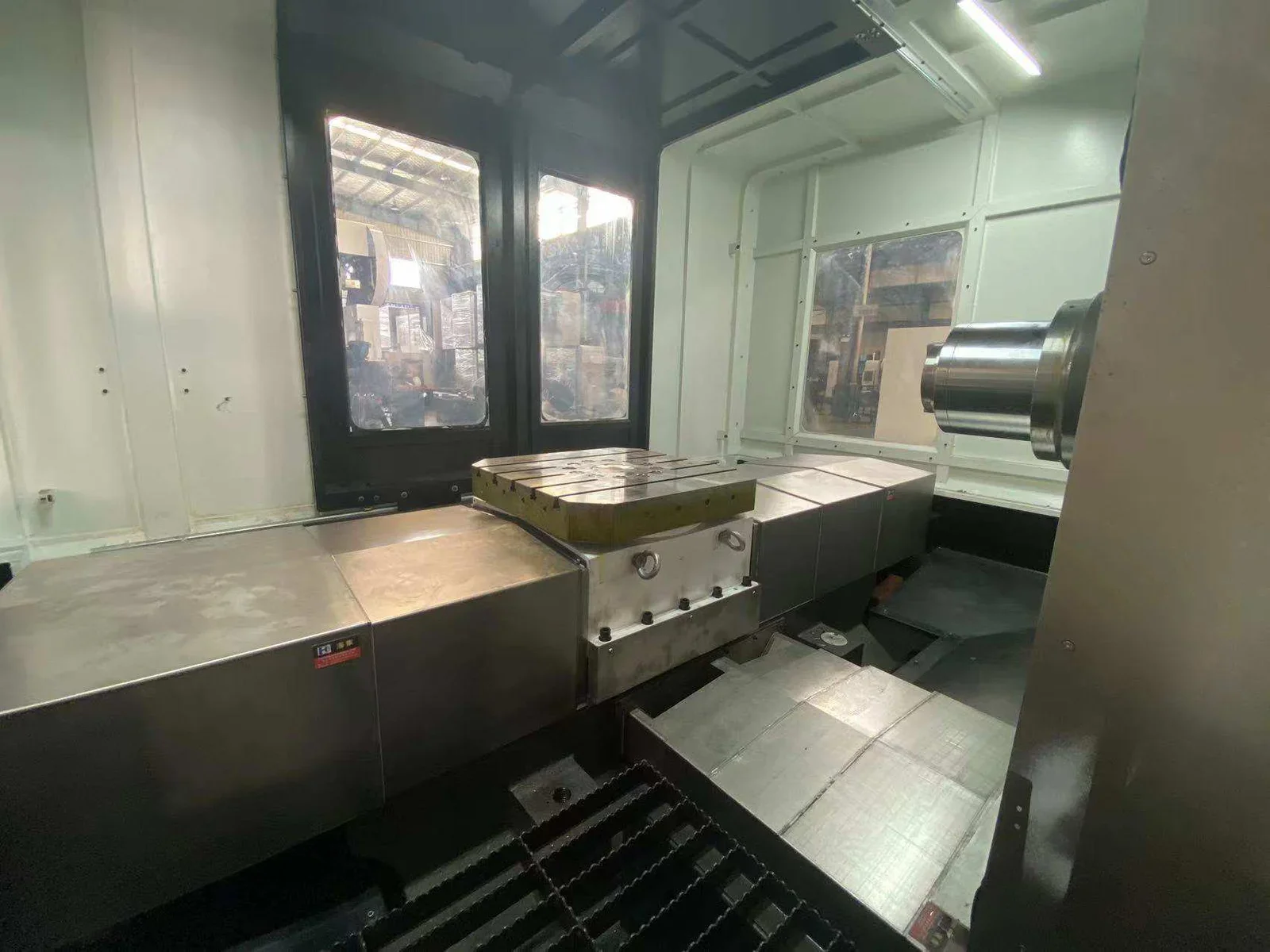 High Precision Horizontal Machining Center